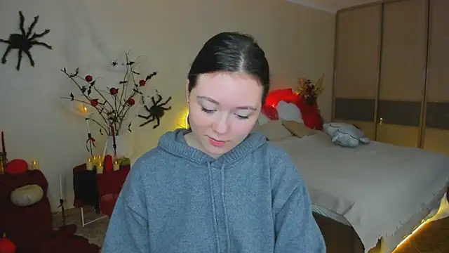 AlluringLookk online show from October 2025 04:42:01 AM