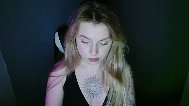 AngelicaHollywood online show from November 2025 09:41:02 PM