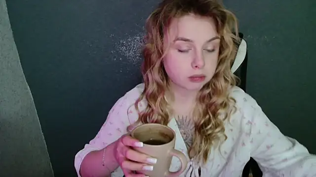 AngelicaHollywood online show from November 2025 06:19:01 PM