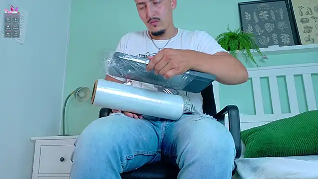 MrFox   online show from September 2025 07:41:02 PM