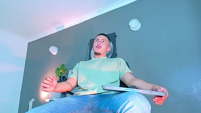 MrFox   online show from October 2025 07:33:02 PM