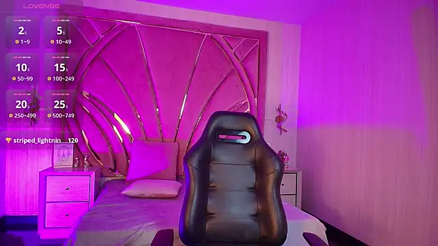 Emilia Bons online show from March 2026 01:27:01 PM