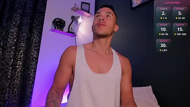 Snapshot of MarkSantozz chatting on February 2026 06:01:02 PM MarkSantozz online show from February 2026 06:01:02 PM