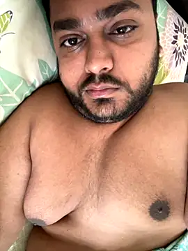 Snapshot of blrguychub chatting on November 2025 02:11:01 AM blrguychub online show from November 2025 02:11:01 AM