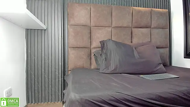 Snapshot of Ava_Bonny chatting on November 2025 01:46:02 PM Ava Bonny online show from November 2025 01:46:02 PM