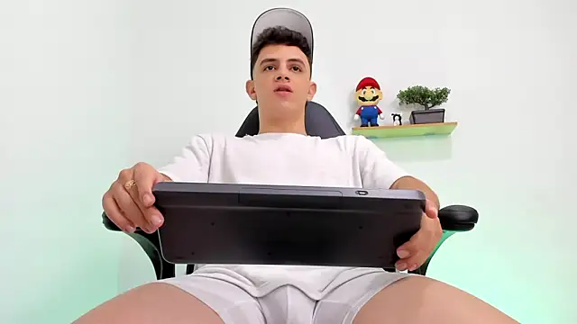 Mikecooper online show from October 2025 11:59:02 PM