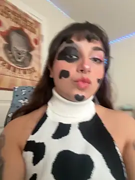 CharmingMaddie online show from October 2025 04:35:02 PM