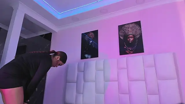 Snapshot of CrisstalStwart chatting on October 2025 07:14:02 PM CrisstalStwart online show from October 2025 07:14:02 PM