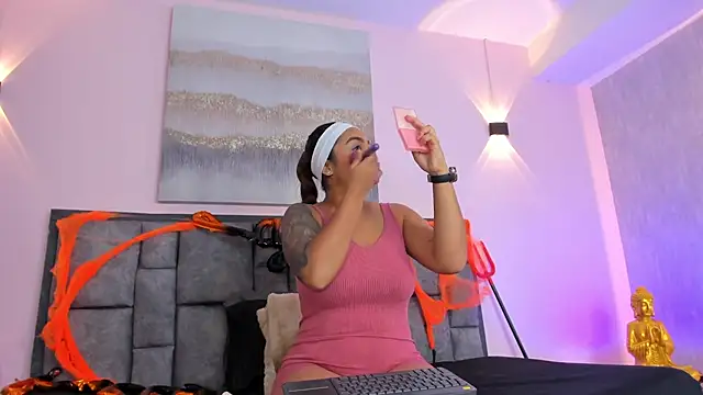 Snapshot of CrisstalStwart chatting on October 2025 08:22:02 PM CrisstalStwart online show from October 2025 08:22:02 PM