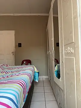 xxxversacejay online show from October 2025 05:39:02 AM