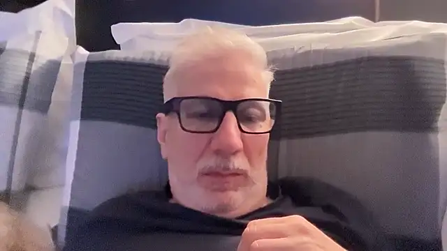 Snapshot of Eatnycum chatting on March 2026 09:47:02 PM Eatnycum online show from March 2026 09:47:02 PM