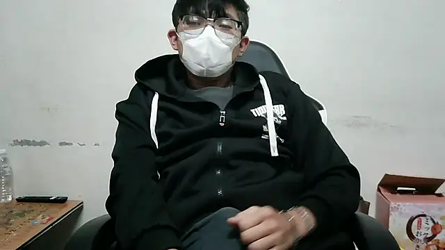 Snapshot of bigbb101011 chatting on March 2026 01:50:01 PM bigbb101011 online show from March 2026 01:50:01 PM