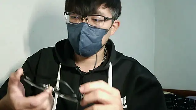 Snapshot of bigbb101011 chatting on March 2026 09:59:01 AM bigbb101011 online show from March 2026 09:59:01 AM