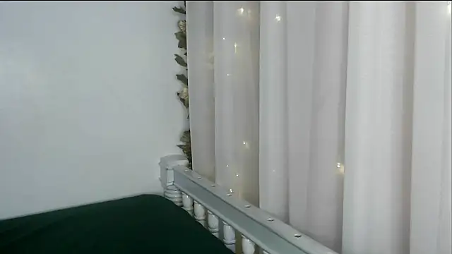 Snapshot of angelainparis28 chatting on September 2025 04:03:01 AM angelainparis28 online show from September 2025 04:03:01 AM