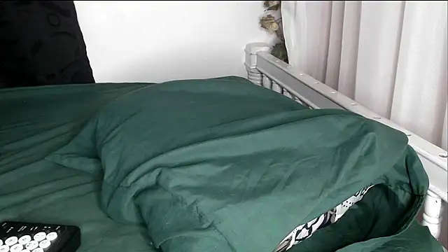 Snapshot of angelainparis28 chatting on September 2025 05:31:02 AM angelainparis28 online show from September 2025 05:31:02 AM