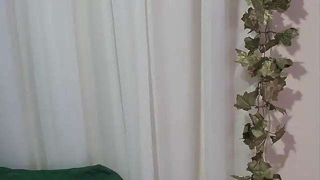 Snapshot of angelainparis28 chatting on October 2025 06:00:01 AM angelainparis28 online show from October 2025 06:00:01 AM