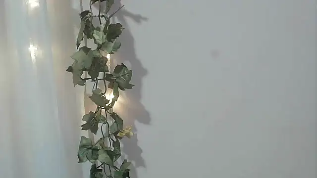 Snapshot of angelainparis28 chatting on November 2025 07:18:02 AM angelainparis28 online show from November 2025 07:18:02 AM