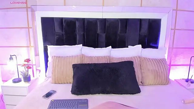 Snapshot of GretaVelvet chatting on February 2026 07:34:02 PM GretaVelvet online show from February 2026 07:34:02 PM