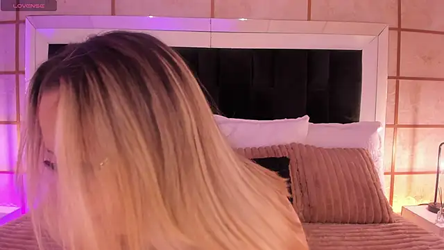 Snapshot of GretaVelvet chatting on February 2026 07:45:01 PM GretaVelvet online show from February 2026 07:45:01 PM