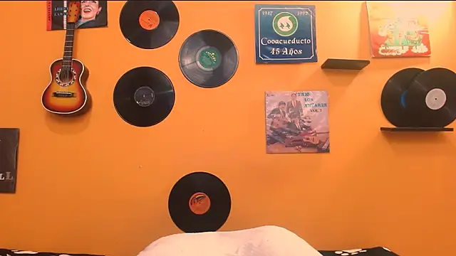 meisevil77 online show from December 2025 02:42:02 AM