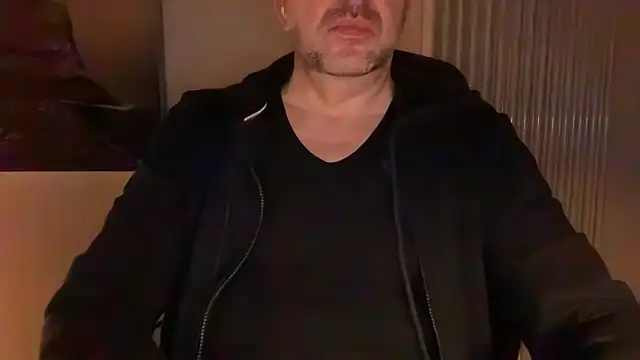 Snapshot of german9inch chatting on January 2025 09:48:02 PM german9inch online show from January 2025 09:48:02 PM