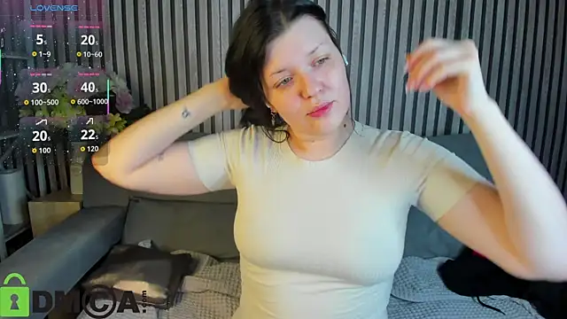 Michele Greenn online show from October 2025 01:03:02 AM