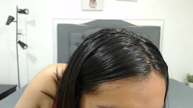 Janne  online show from October 2025 03:37:02 AM