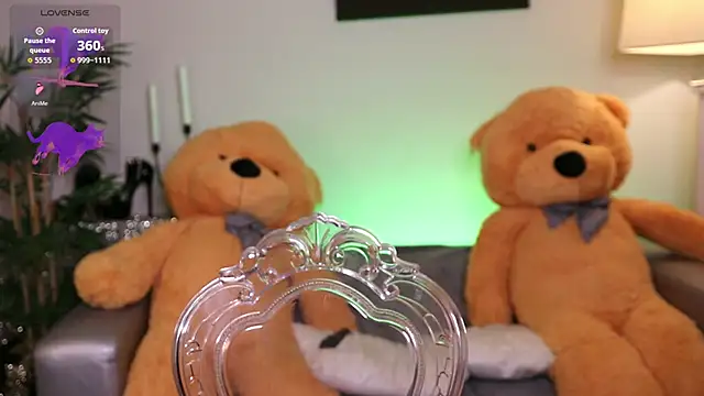 NovaHollisx online show from December 2025 03:55:01 AM