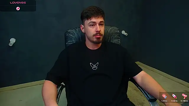 Snapshot of EnzoRace chatting on November 2025 05:35:02 AM EnzoRace online show from November 2025 05:35:02 AM