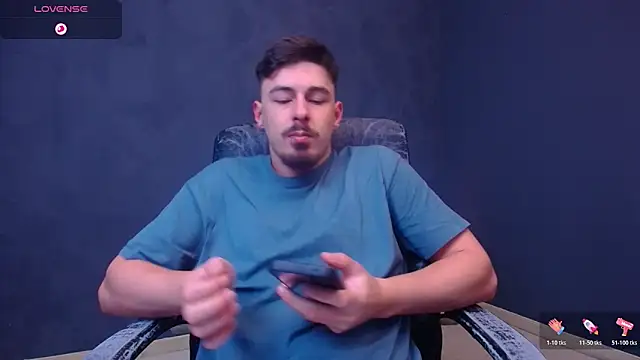 Snapshot of EnzoRace chatting on November 2025 05:41:01 AM EnzoRace online show from November 2025 05:41:01 AM