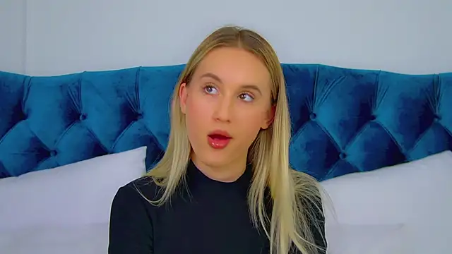 VictoriaHopsons online show from October 2025 06:38:02 PM