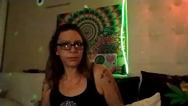 SparklesB1tch online show from April 2026 04:10:02 AM