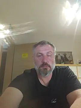 Snapshot of Flotschy85 chatting on June 2026 08:22:01 PM Flotschy85 online show from June 2026 08:22:01 PM
