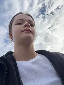 KittyQueeny online show from September 2025 08:08:01 AM