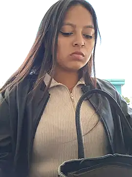 LunaHot 777 online show from October 2025 07:14:02 PM