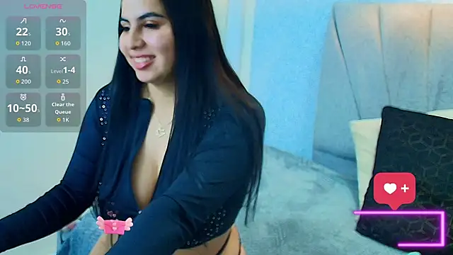 Aly Smith  online show from October 2025 12:34:02 PM