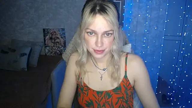 NickyAdamidi online show from November 2025 04:18:02 PM