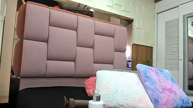 valeriahenao1 online show from November 2025 07:14:01 PM