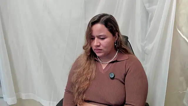 ElaBourn  online show from March 2026 04:56:01 PM