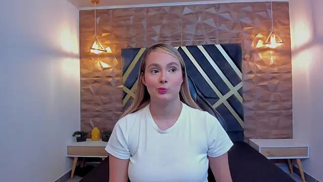 Emmaa white  online show from January 2026 05:18:02 PM