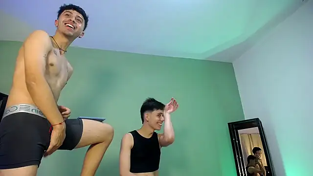 Michael twink  online show from September 2025 10:01:02 PM