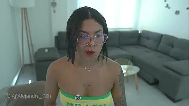 kyria 1 online show from October 2025 08:18:02 PM