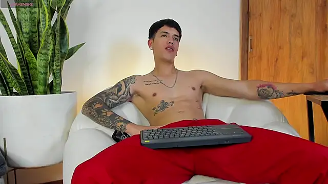 sebas  w01 online show from November 2025 01:55:01 AM