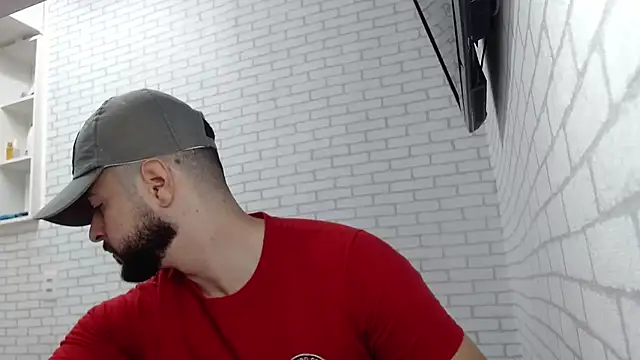 Snapshot of BombeiroHotx chatting on December 2025 08:29:01 PM BombeiroHotx online show from December 2025 08:29:01 PM