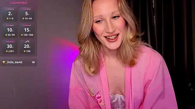 BiancaHelo online show from November 2025 09:39:01 PM