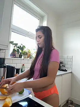 AlitaNova online show from November 2025 10:02:02 AM