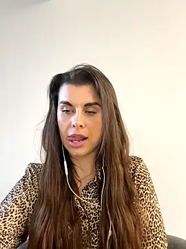 AlitaNova online show from November 2025 11:53:02 AM