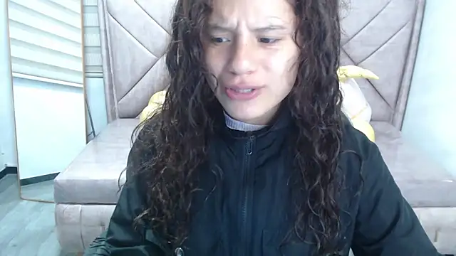 Snapshot of Velvet_Moon_V chatting on September 2025 01:02:01 PM Velvet Moon V online show from September 2025 01:02:01 PM