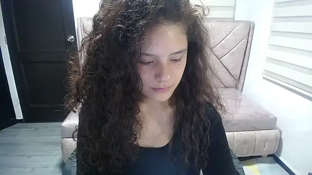 Snapshot of Velvet_Moon_V chatting on October 2025 01:12:02 PM Velvet Moon V online show from October 2025 01:12:02 PM