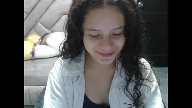 Snapshot of Velvet_Moon_V chatting on October 2025 01:07:02 PM Velvet Moon V online show from October 2025 01:07:02 PM